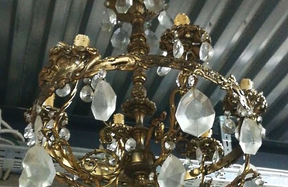 Lampadario in bronzo e cristallo