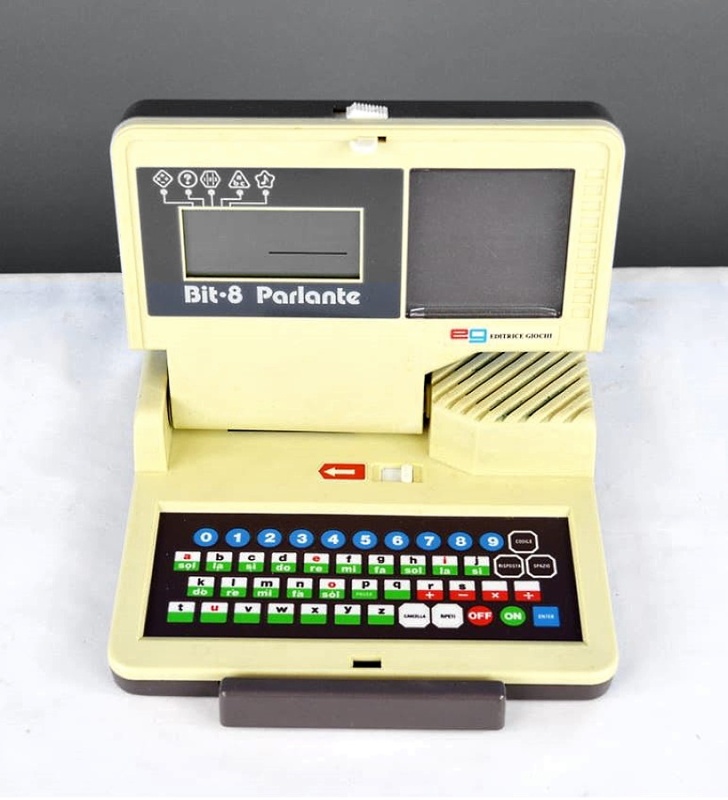 Computer giocattolo Bit-8 Parlante