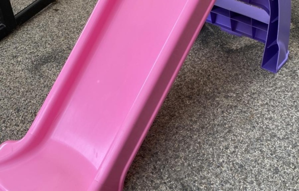 41620 Scivolo bimbi rosa e lilla in plastica lunghezza 120 cm