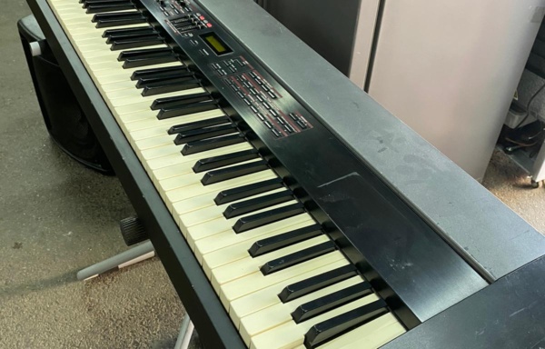 41850 Piano elettrico Roland RD-600