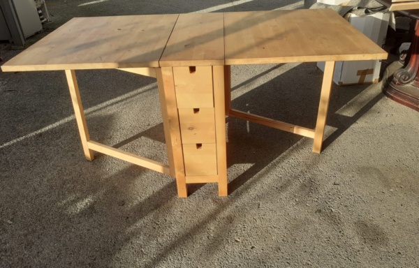 43097 Tavolo in legno chiudibile
