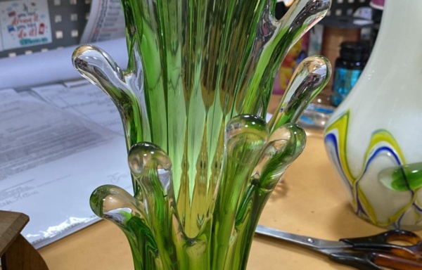 43983 Vaso verde in vetro di Murano